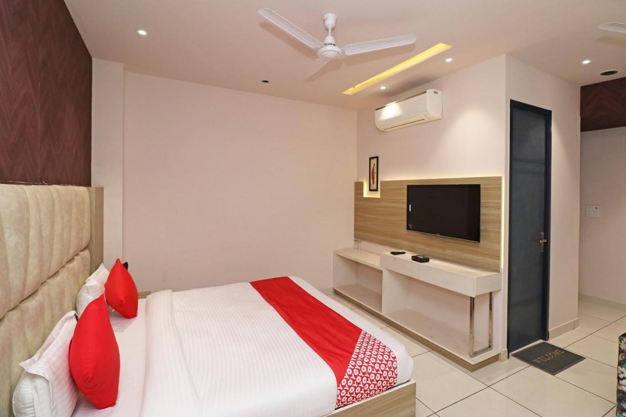 Oyo 26833 Cabana Meerut Exterior photo