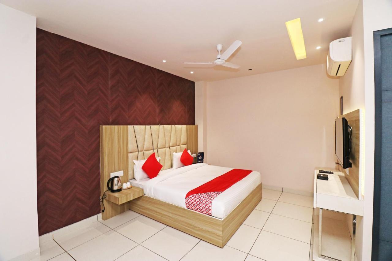 Oyo 26833 Cabana Meerut Exterior photo
