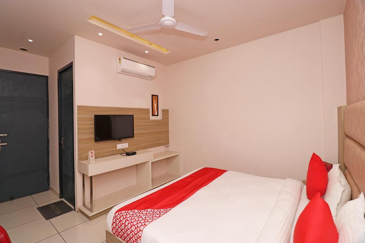 Oyo 26833 Cabana Meerut Exterior photo