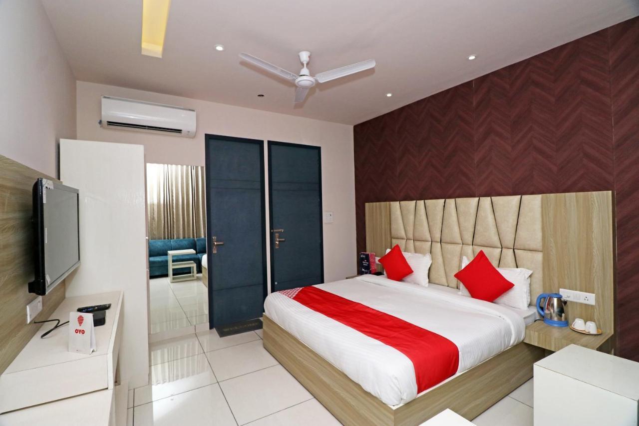 Oyo 26833 Cabana Meerut Exterior photo